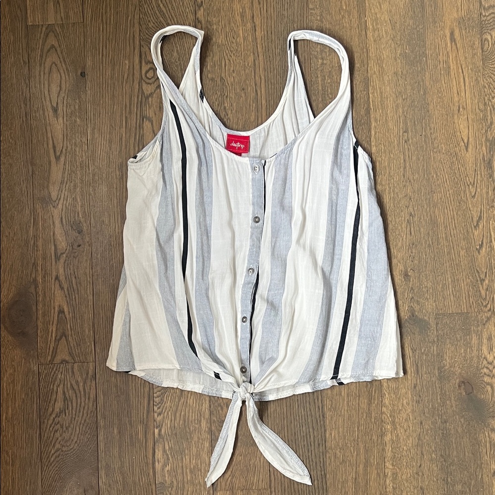 NWOT Daytrip Tie-Front Tank Women’s Medium